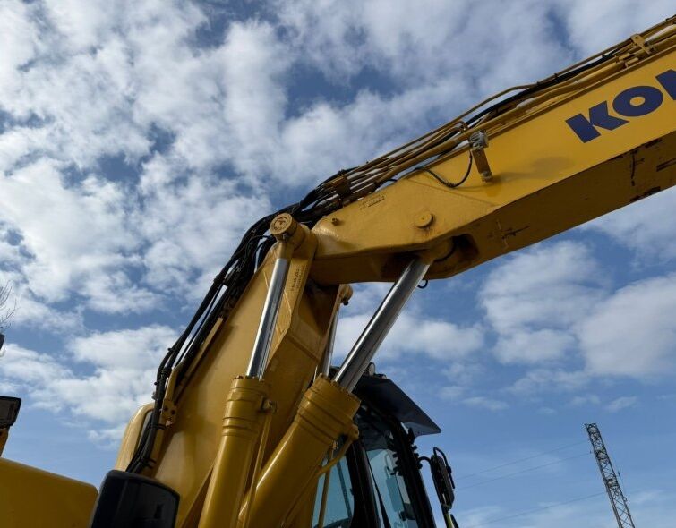 KOMATSU  PW160-11 + EPIROC HAMMER